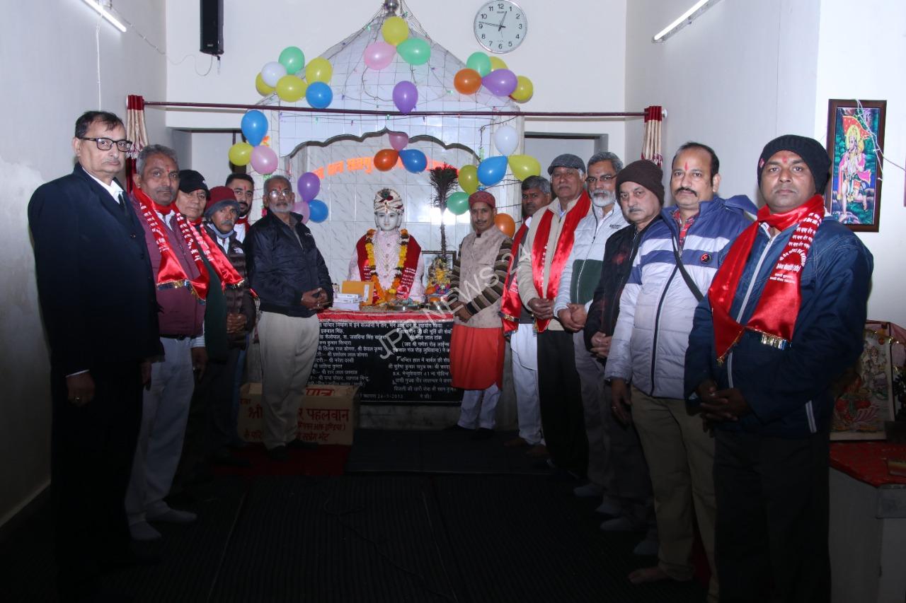 सतगुरु सैन महाराज जी के जैकारों से गुंजा बस्ती शेख का सतरां मोहल्ला