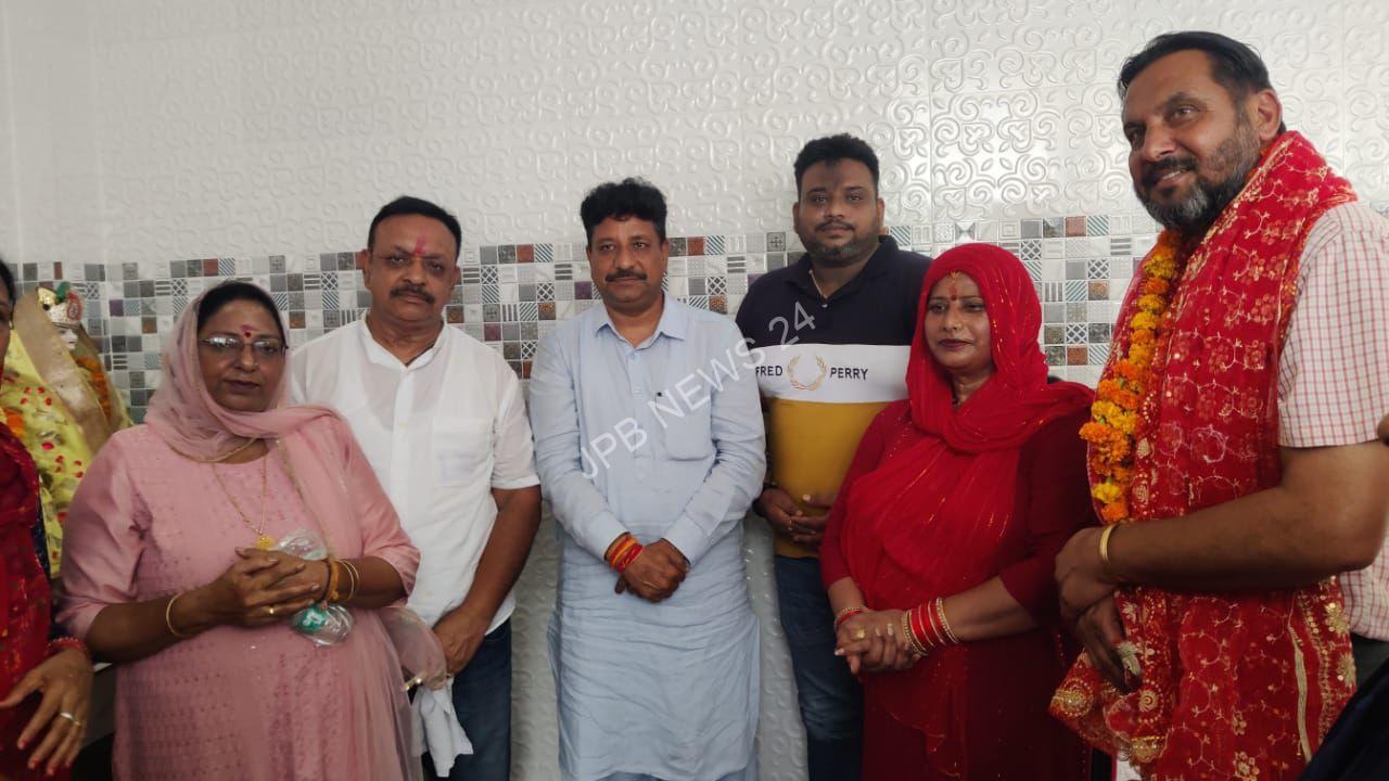 शिव शक्ति मंदिर में यादव परिवार की और से करवाई गई मूर्ति स्थापना