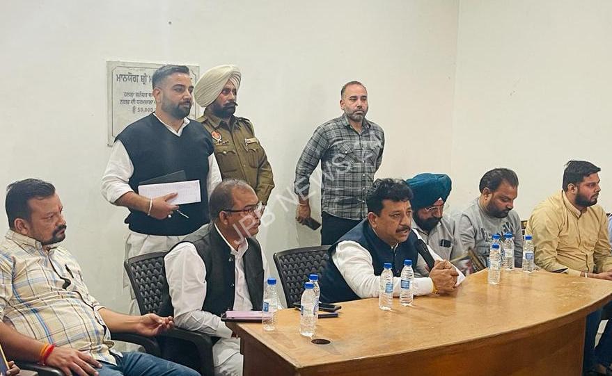 आप सरकार द्वारा दी गई हर सुविधा हर परिवार में दी जाएगी : विधायक रमन अरोड़ा - Every facility given by AAP government will be provided to every family: MLA raman arora