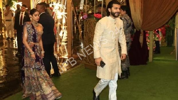 जान्हवी कपूर और शिखर पहाड़िया अनंत अंबानी और राधिका मर्चेंट की शिव शक्ति पूजा में शामिल हुए। Janhvi kapoor and shikhar pahadia attend anant ambani and radhika merchant shiv shakti puja