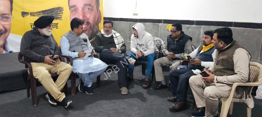 विधायक रमन अरोड़ा ने दिल्ली विधानसभा क्षेत्र बाबरपुर में आप प्रत्याशी गोपाल राय के लिए किया चुनाव प्रचार - MLA raman arora campaigned for AAP candidate gopal rai in delhi assembly constituency babarpur