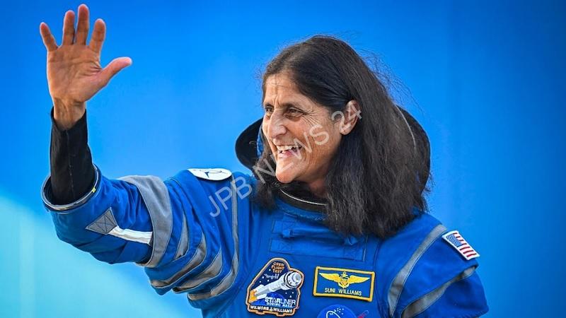 9 महीने बाद अंतरिक्ष से लौटीं सुनीता विलियम्स, मुस्कुराते हुए आईं बाहर - Sunita williams returned from space after 9 months, came out smiling