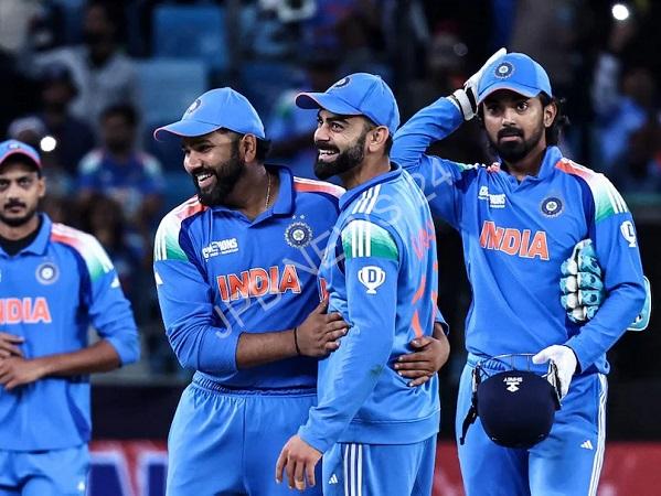 चैंपियंस ट्रॉफी 2025 के शेड्यूल को लेकर भड़के इंग्लैंड के पूर्व क्रिकेटर डेविड लॉयड, ICC पर साधा निशाना - Former england cricketer david lloyd furious over the schedule of champions trophy 2025, targeted ICC