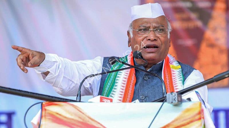 'यह दलीय राजनीति का समय नहीं है', मल्लिकार्जुन खड़गे ने पहलगाम आतंकी हमले की कड़ी निंदा की - 'This is not the time for party politics', Mallikarjun kharge strongly condemns pahalgam terror attack