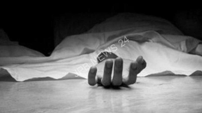 अंबेडकर नगर में शराब की दुकान के सामने युवक की गला रेतकर हत्या, बाजार में मचा हड़कंप - A young man was murdered by slitting his throat in front of a liquor shop in ambedkar nagar, causing panic in the market