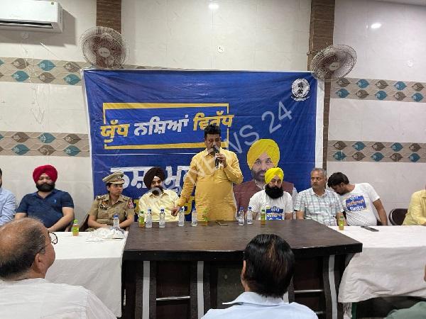 विधायक रमन अरोड़ा ने पंजाब नशा मुक्त यात्रा के तहत वार्ड नं 28, 29 ,30 में लोगो से कि मीटिंग - MLA raman arora held a meeting with people in ward no. 28, 29, 30 under punjab drug free yatra