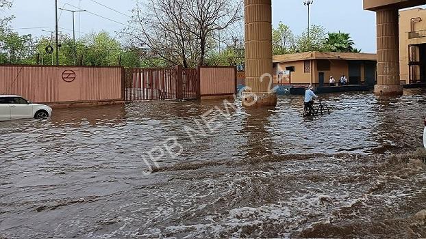 दिल्ली में बारिश से जलभराव, आम आदमी पार्टी ने भाजपा नीत सरकार पर साधा निशाना - Waterlogging in delhi due to rain, Aam aadmi party targets BJP led government