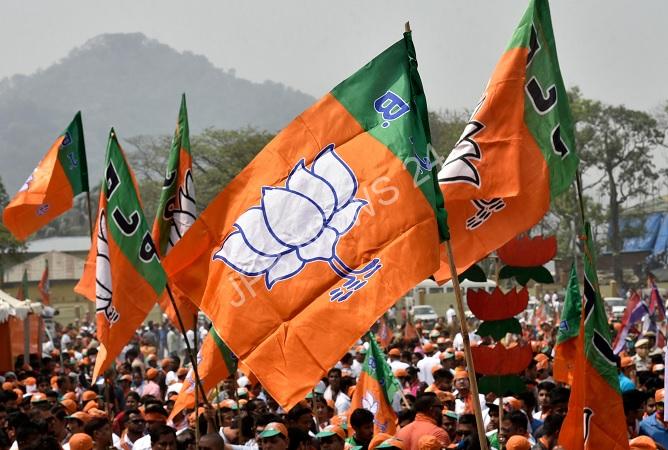दिल्ली भाजपा का बड़ा फैसला, पार्षद सुमन राजोरा को 6 साल के लिए पार्टी से निष्कासित किया गया - Delhi BJP big decision, councillor suman rajora expelled from the party for 6 years
