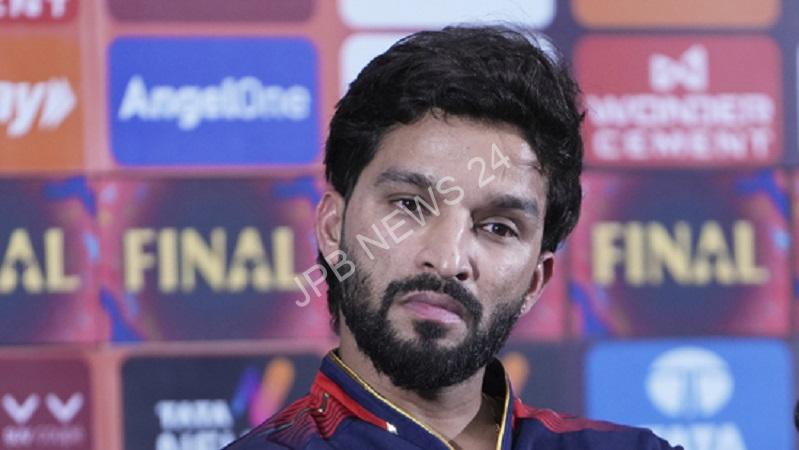 आईपीएल 2025 फाइनल से पहले रजत पाटीदार की रोहित जैसी हरकत से आरसीबी फैंस में बढ़ी टेंशन - Before IPL 2025 final, Rajat patidar Rohit-like action increased tension among RCB fans